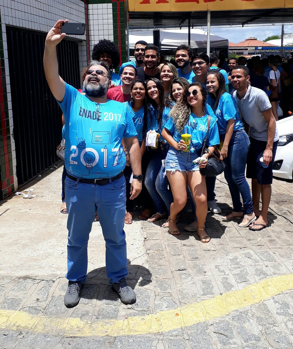 unit_br's tweet photo. Todos prontos para o #ENADE2017 #souunit https://t.co/tY51tteim9