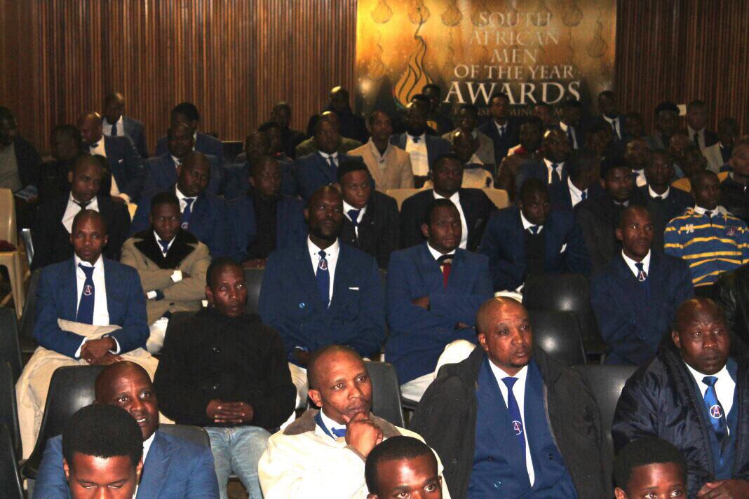 samenawards's tweet photo. Yesterday the South African Men of the Year Awards Team held a meeting with 500 men in a campaign leading up to the awards ceremony.

#TransformingSAMen https://t.co/F8zET1pmQP