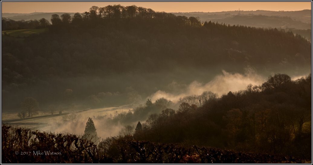 Exmoor4all's tweet photo. Morning mist rolling in to Barle River Valley near Dulverton #Exmoor
Photo by @mikeAwatson https://t.co/uKyhLFDsxW