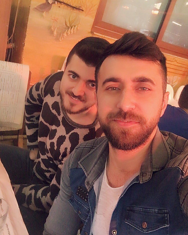 HabibGcl's tweet photo. Abisinin gülü 👬😊 #kardeş #canparçam #twostrong 💪🏽😊 https://t.co/ejjZbcaFxp