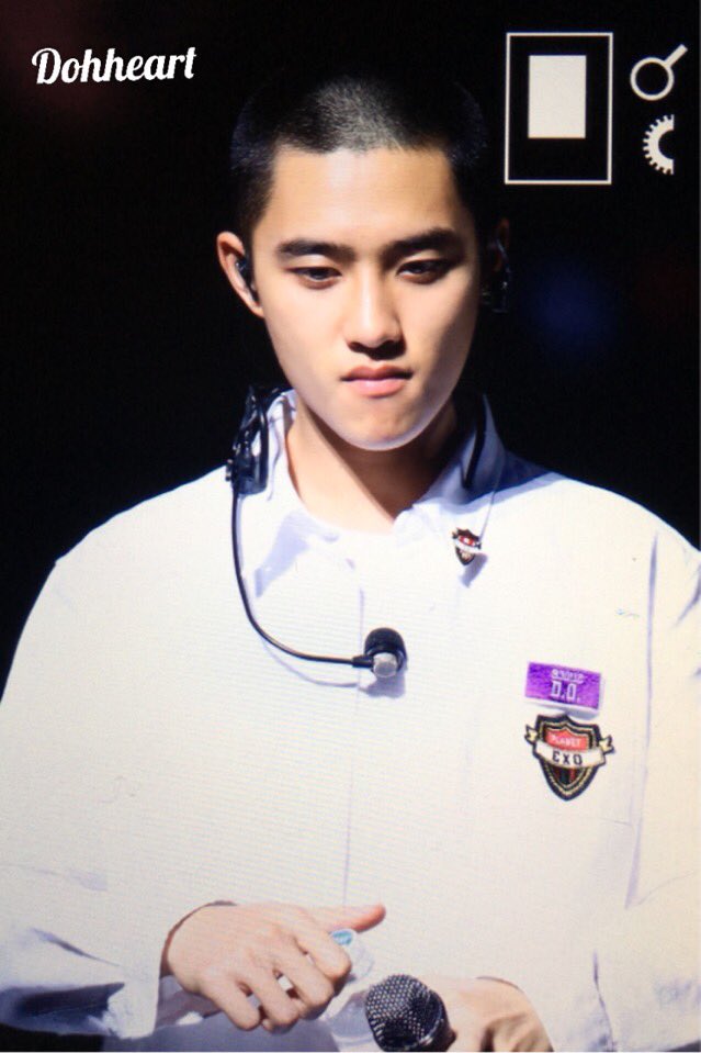 171126 경수 좀 비열한 거리 인성형 생각나는데...😭😍😍경수야 느와르 찍자...경수 손에 총들자총🔫