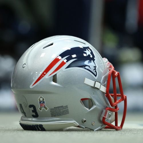 Patriots's tweet photo. 🇺🇸 #SaluteToService https://t.co/9NekL1zrS7