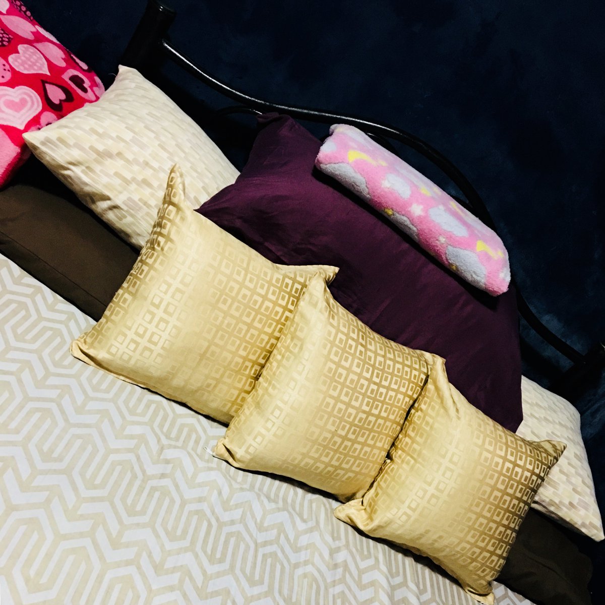 mompy_027's tweet photo. Bedbound 💞
#BedMaking101 #ComfyPlace https://t.co/uW7istN2Qw