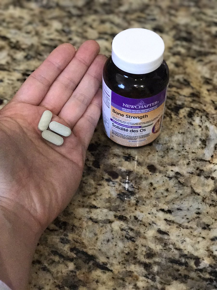 rowena_leung's tweet photo. Confession: I do not consume enough of milk and alternatives everyday. I am so happy to find these #slimtabs @NewChapter made from #redmarinealgae. I get 850 mg of #calcium everyday! #healthyliving https://t.co/ljtyodJoka