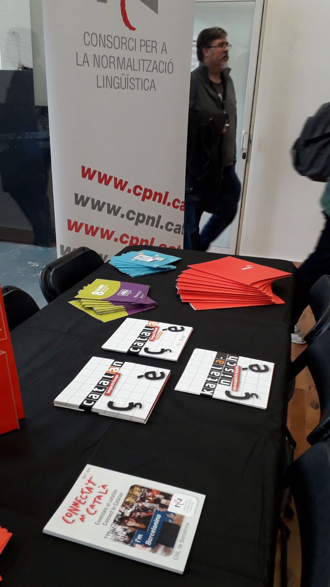 CNLBarcelona's tweet photo. En catalán? Porqué? Una fructífera sessió de treball al #DAUPro del #DAU17 amb @DevirIberia , GDM Games, Games for Gamers, Diset, Sembra, SD Games i Ludilo! #jocsencatalà https://t.co/6FcaA1TuFV