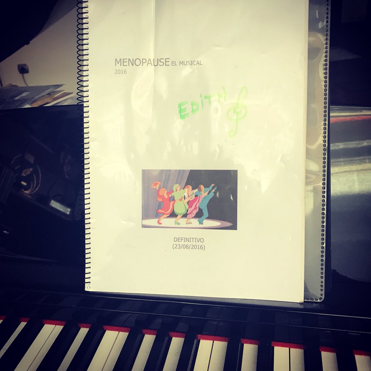 Edith_Salazar's tweet photo. Ensayando temas musicales y repasando guión para viernes 1 que volvemos al @ArlequinGranVia con @MenopauseCO musical
#ModoEstudioON https://t.co/5ozSCFpXoV