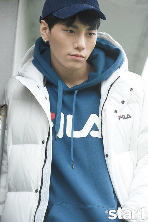 kyun2closet's tweet photo. 휠라(FILA)
휠라 리니어 후디
₩79,000
https://t.co/Ccfbl2XjDF https://t.co/YfVRpSS4HL