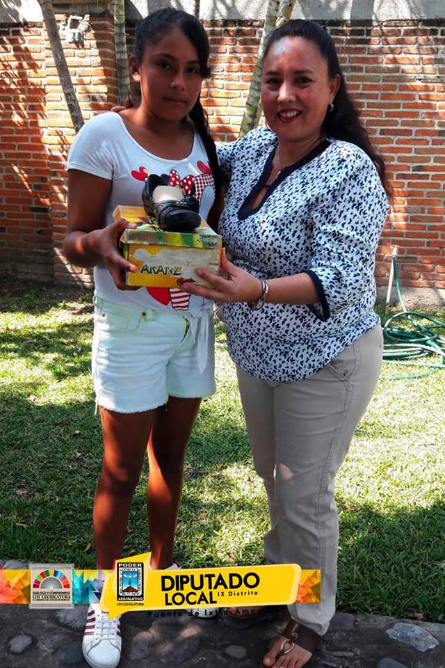 GPPRDMorelos's tweet photo. Apoyo con un par de zapatos para la joven Lesli Coral Martínez Salgado de Puente de Ixtla. @Julio_Espin #GPPRDMorelos https://t.co/bwPiiFVspG