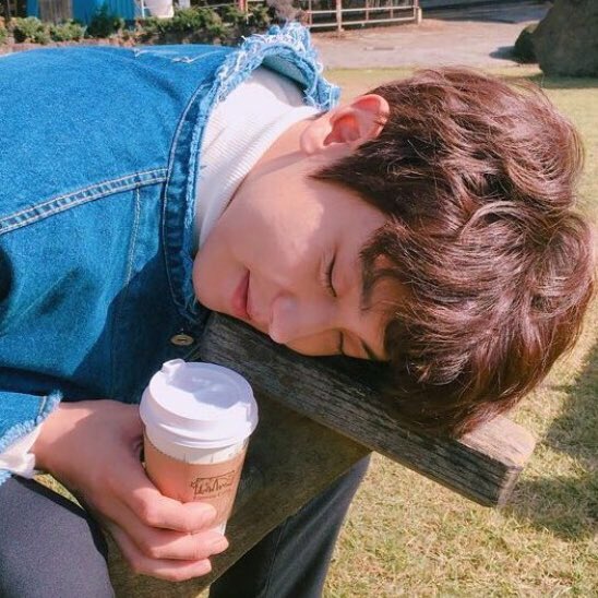 pchnyeoI's tweet photo. HAPPY BIRTHDAY CHANYEOL ❤️❤️❤️main visual main vocal main rapper main dancer guitar playing bass playing drum playing piano laying song writing composing producing LEGEND🎉💗🎐  have the best day ever!!!  #HAPPYCHANYEOLDAY #찬열아생일축하해 https://t.co/1mge9y6yAW
