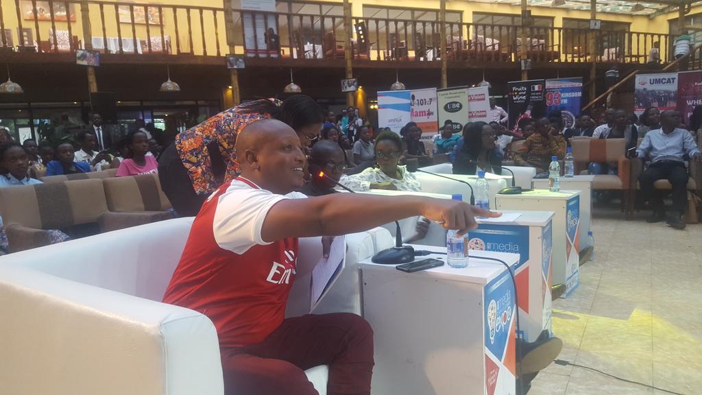 MakImca2017's tweet photo. Did you know that the legendary @JK_Kazoora  is an Arsenal fan and more importantly our judge for English session at the media challenge expo @ACME_Uganda @ubctvuganda @KasUganda @RafaelNadal @dw_akademie @capitalfmuganda @Imokola  #MCIMobileNewsroom #SheCANMCI @MackinnonSuites https://t.co/yuv3QFzB7z