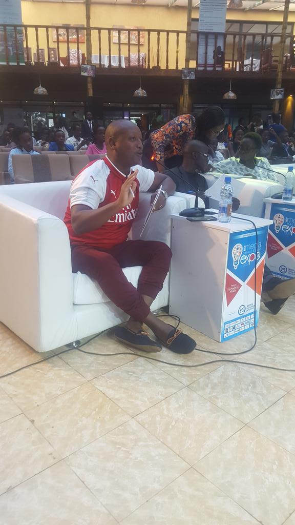 MakImca2017's tweet photo. Did you know that the legendary @JK_Kazoora  is an Arsenal fan and more importantly our judge for English session at the media challenge expo @ACME_Uganda @ubctvuganda @KasUganda @RafaelNadal @dw_akademie @capitalfmuganda @Imokola  #MCIMobileNewsroom #SheCANMCI @MackinnonSuites https://t.co/yuv3QFzB7z