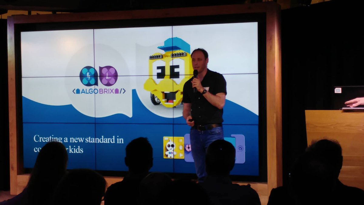 algobrix's tweet image. Winners of the regional finals for the global ed tech awards #GESA, 
We want to thank @MindCET for the great organization and for the opportunity. 
See you in London, GESA 2018!
#EdTech
#Coding 
#Robotics
#TheFuture