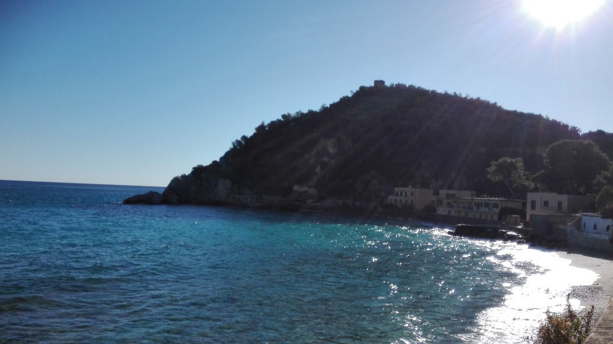 SereGamby's tweet photo. C'è da rifarsi gli occhi ammirando tanta bellezza! #baiadeisaraceni #PuntaCrena #LaMiaLiguria https://t.co/pEdWpUtiTg