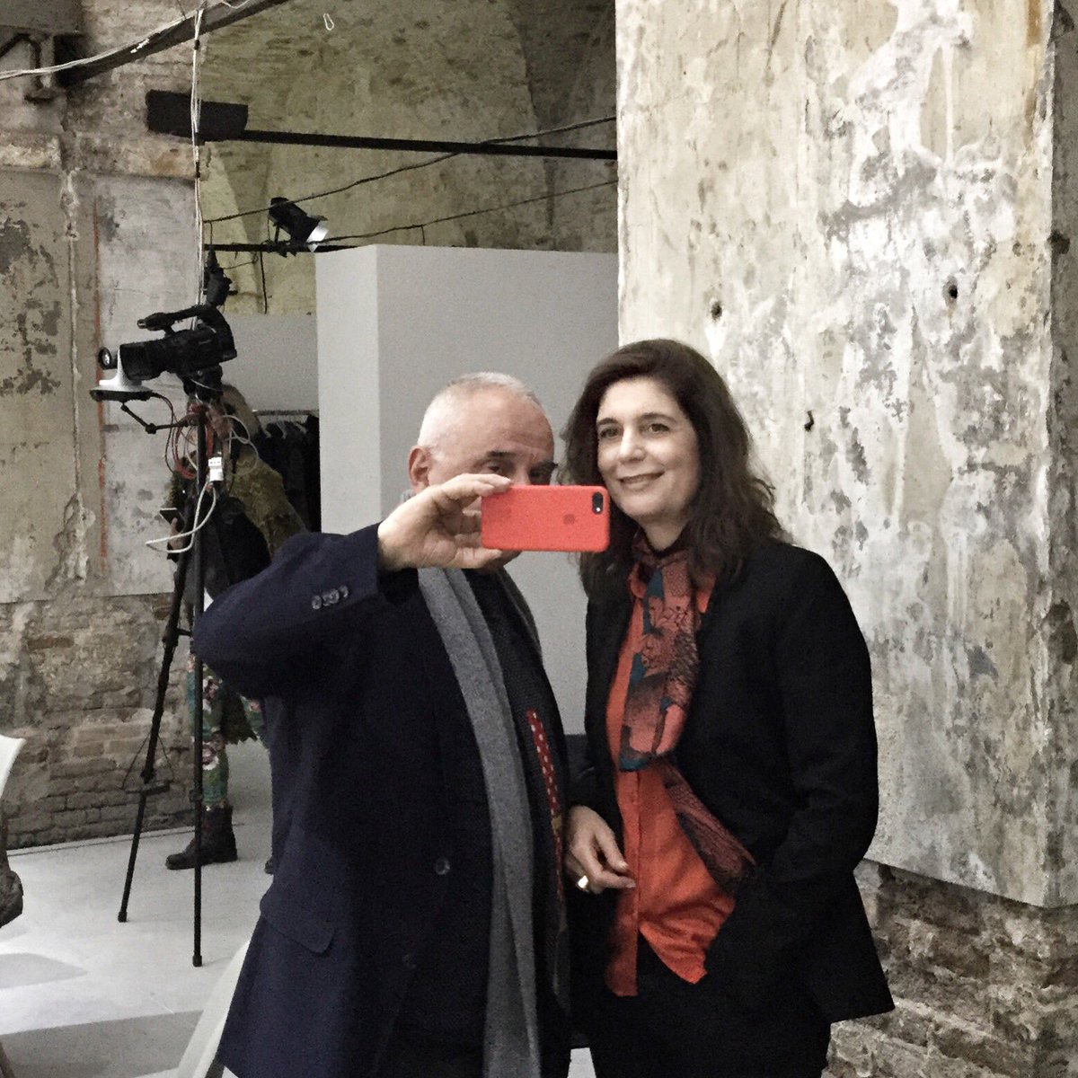 BoscaroJr's tweet photo. #Art is #Beautiful 🏆 : portrait of Christine Macel @la_Biennale #BiennaleArte2017 Curator @magdina67 @DreamOfVenice @hervebois @IveserVenezia @Antonella842019 @paoloigna1 @aGuestinVenice @monicacesarato @MSTagliaferro https://t.co/TJo0grIE4u