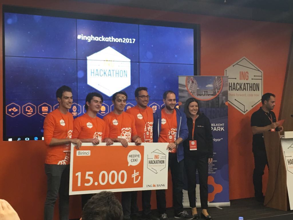 ingturkiye's tweet photo. #inghackathon2017 birincisi KANDO oldu! KANDO, ödülünü Genel Müdürümüz Pınar Abay'dan aldı. https://t.co/7q1LvsL9NY