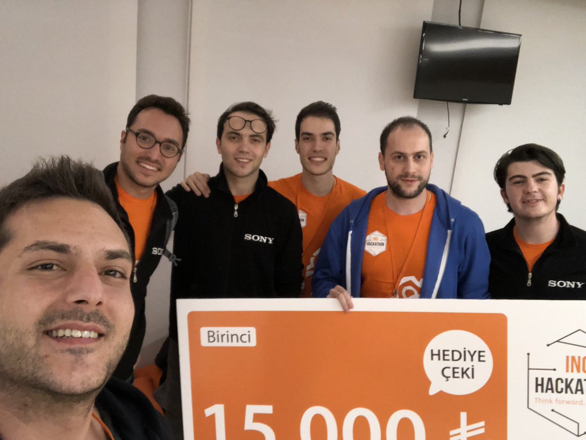akanesenn's tweet photo. Mentor olmaktan gurur duyduğum ekip gibi ekip... öncesi ve sonrası☺️ #inghackathon2017 1.si https://t.co/xSW5qBATGb