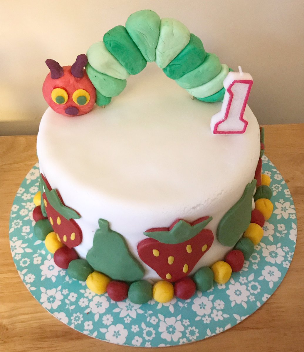thefizzyrascal's tweet photo. Celebrating #NationalCakeDay with a gorgeous girl on her 1st birthday ❤️🎉🎈#thehungrycaterpillar https://t.co/RGquH2EP8V