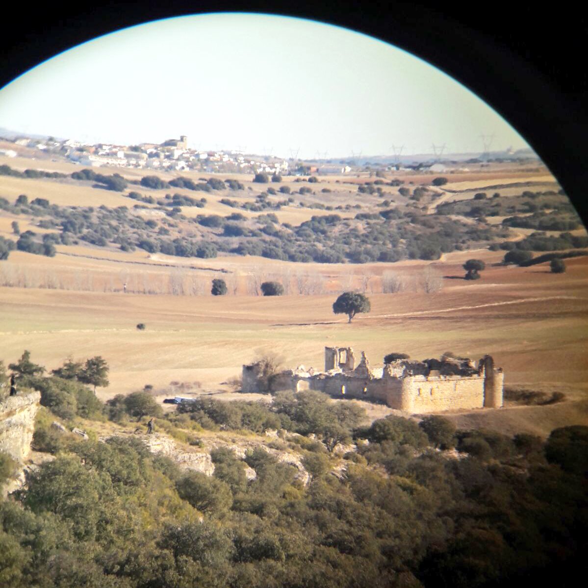 _PaZeando_'s tweet photo. Castillo de Villa Paz (Saelices- Cuenca)
Perteneció a la infanta Eulalia de Borbón. En 1947 fue adquirido por Luis Miguel Dominguín, que se casó aquí con Lucia Bosé en 1955
#ponelcorazon #PaZeando #comunicacionconsentimiento #lugaresconencanto #cuenca #saelices #CastillaLaMancha https://t.co/9UjD1HMXIS