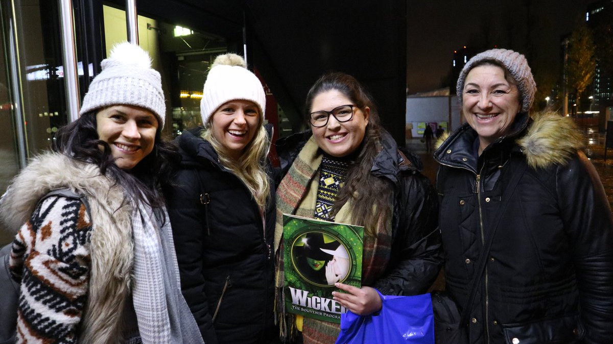 RukayaC_'s tweet photo. @WickedUK For now that's all I'm gonna say, but rest assured, the tour is in safe hands. Also! It was bloody lovely to get to meet @amylross11, @helenwoolf and @kimismay after the show. Thank you for being so generous with your time! 💚💖 https://t.co/LsIOoSywds