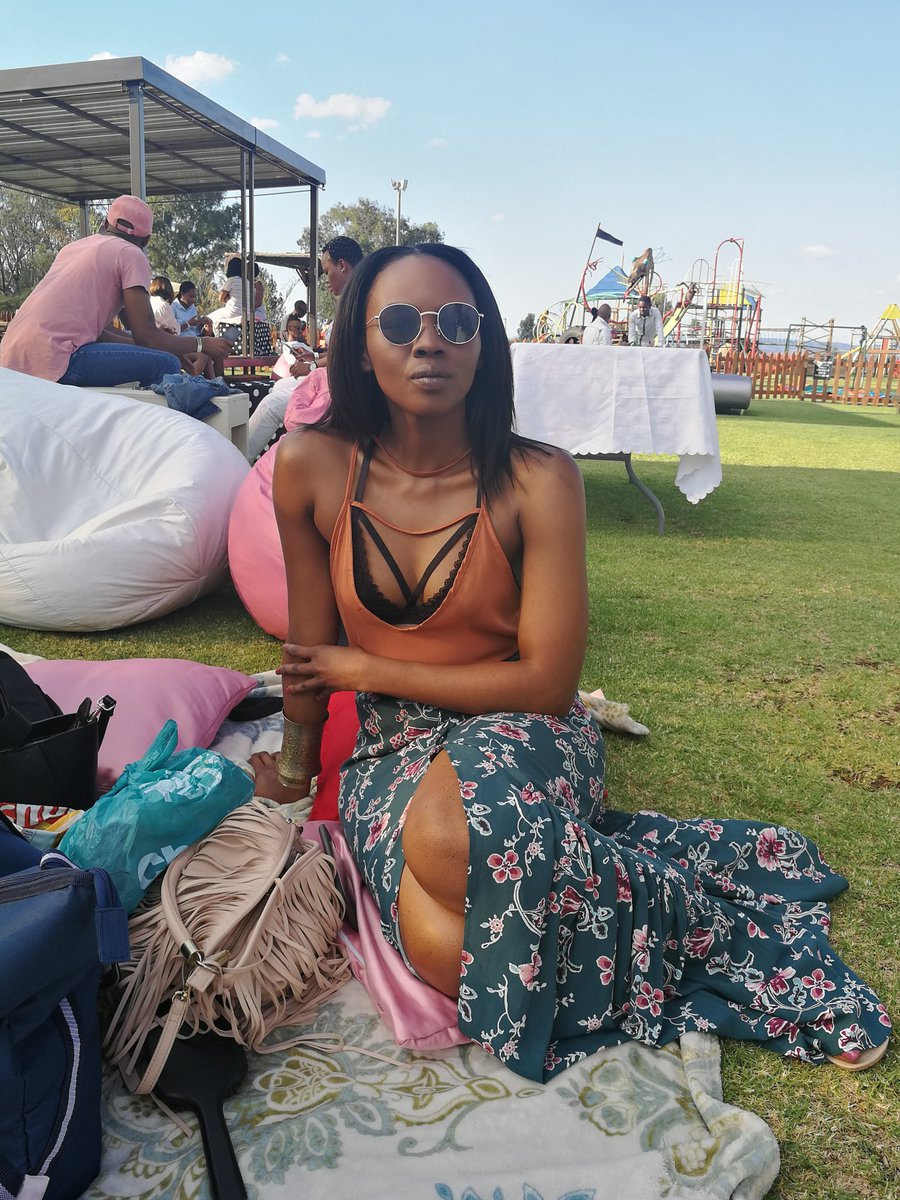 Thvto_Tau's tweet photo. Spotted the beautiful @StarKhulu at #GOGSUNDAYS ๐ https://t.co/yAixKsbeu9