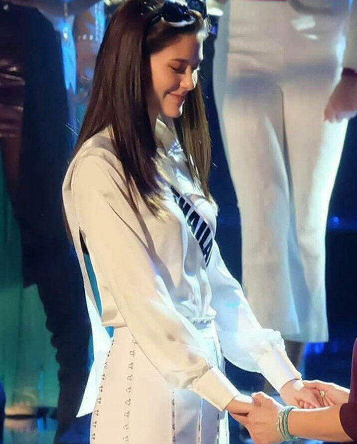 RR772527's tweet photo. เขียน THAILAND ให้ถูกด้วยนะคะ เราจะไปจักรวาลกัน👑
#MissUniverse #THAILAND https://t.co/2beFdOw0Si