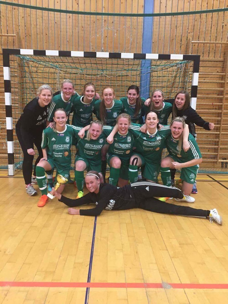 VinningaDam's tweet photo. Guldmedaljörer i Götenehus cup🏆💥💚⚽️ #vaif4life https://t.co/dNMfLqnJ74