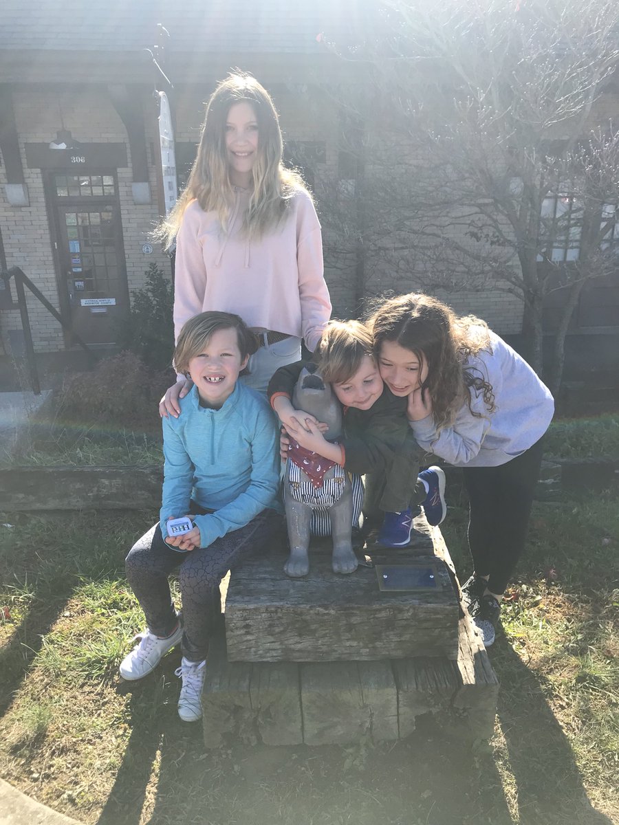 clowe158's tweet photo. My wish is that everyone used their Thanksgiving holiday to be grateful for the many blessings in our lives. Love is the secret. #countyour blessings https://t.co/4ZEhVd4Ftj