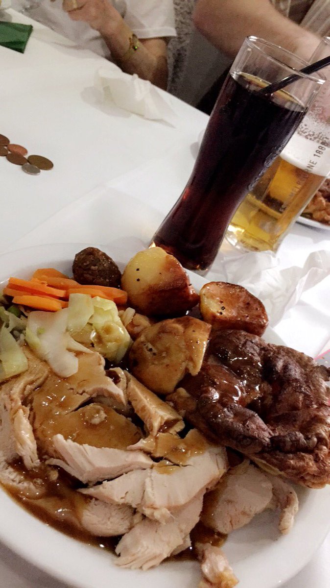 amberctaylor01's tweet photo. What Sunday’s are about #roast #home https://t.co/Ai0f9ZXWR5