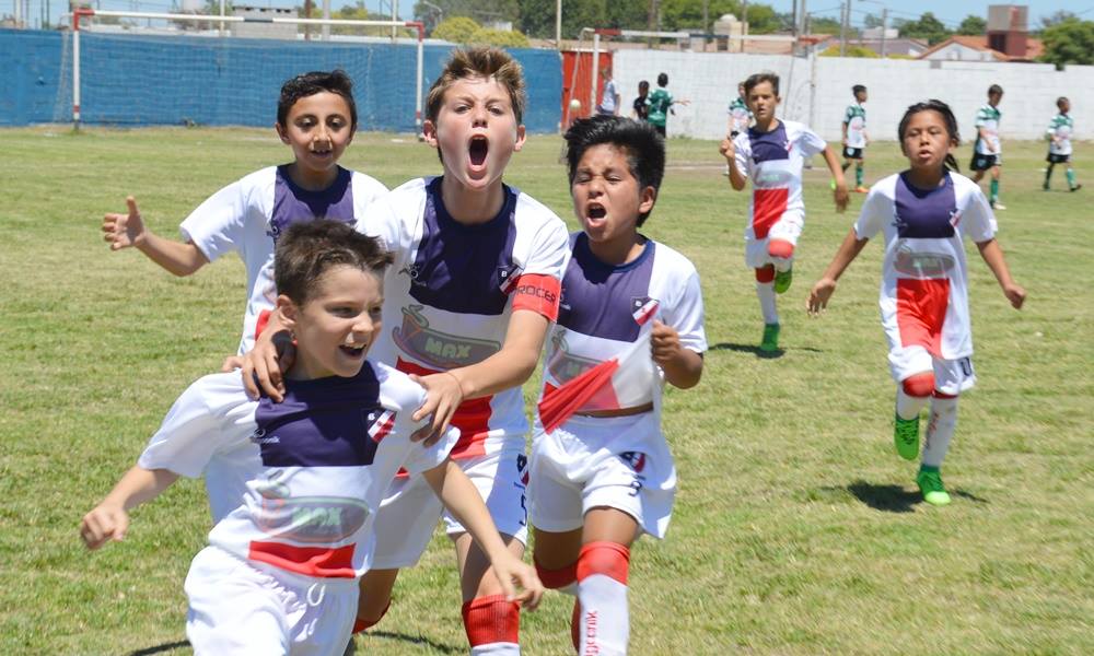 RadioComunicar's tweet photo. #Deportes| Bochas Sport Club ganó el título del Torneo Clausura en categoría Escuelita. https://t.co/0hk8Voe45Y