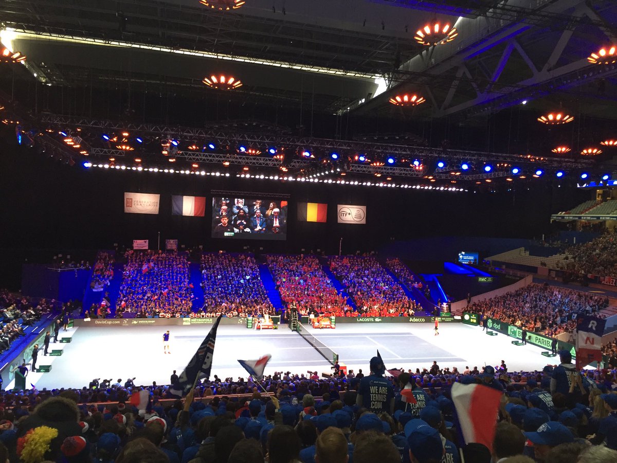 Denoyelle_MA's tweet photo. Dernier match de cette Finale! On y croit ! Allez les bleus !! 🇫🇷🏆🎾
#DavisCupFinal2017 #BNPParibas https://t.co/2bdOirvMeO