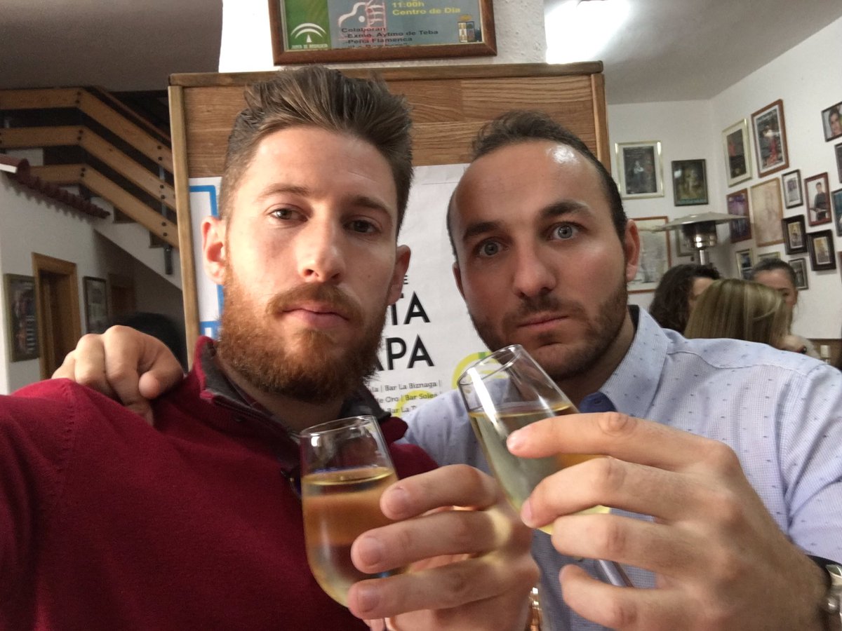 antoniotb7's tweet photo. Al pan pan al vino vino y a la ruta de la tapa hemos venido #tebaderuta17  @AytoTeba https://t.co/N74GKbAnBP