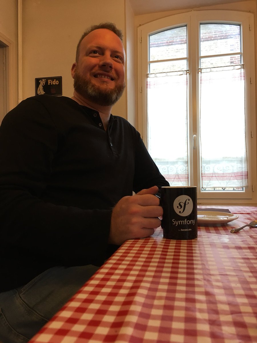 so_php_ie's tweet photo. Tried to poison  @fdewinne with #symfony beverage... fail. https://t.co/qcgQLDSAfz
