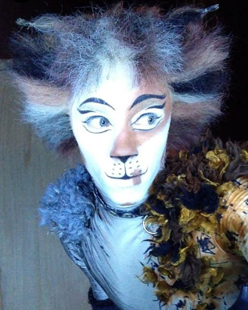AHuntHQ's tweet photo. FINAL PERFORMANCE SUNDAY—• 100’s Of JellicleBees, flips, jumps, crawls and cheekiness! Have a great final performance Aaron! ❤️ https://t.co/Na8MRmxK3E
