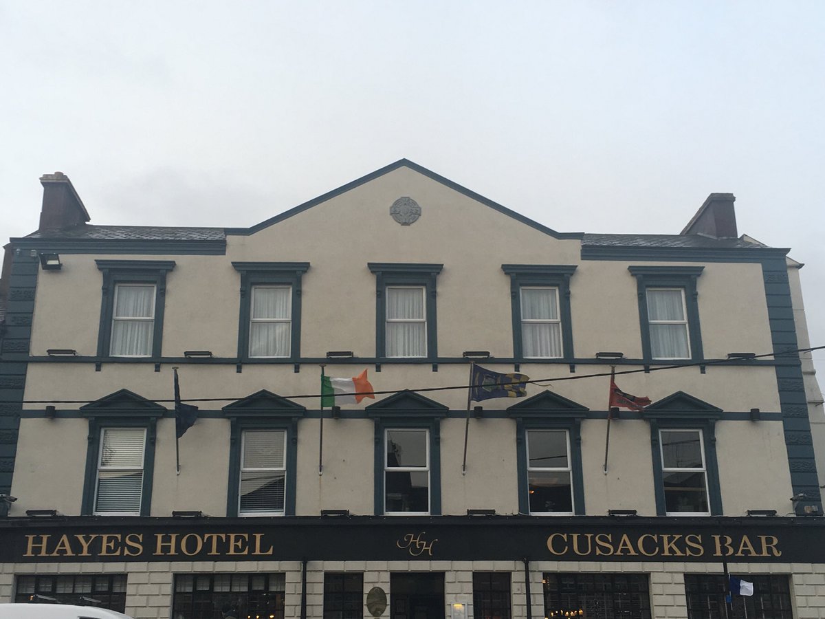 Anseo i nDúrlas, Mí na Samhna 1884 a bhunaíodh Cumann Lúthchleas Gael. Fós dílis do Éire Ghaelach &amp; cultúr na tíre.