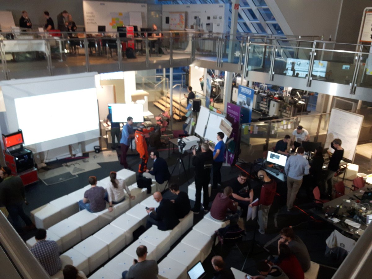 bartborawski's tweet photo. time to pitch our #ar AR MAINTENANACE app :) #hackvention #hackaton @hackvention @ https://t.co/EisfjnifRn