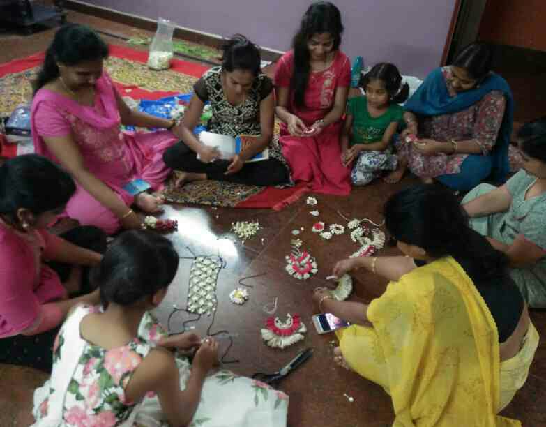 UmaRaaja's tweet photo. Flower Veni making classes in velachery Trendy hobby classes provide..For more info visit... https://t.co/SMj9CkJkSx https://t.co/4uchNykJss