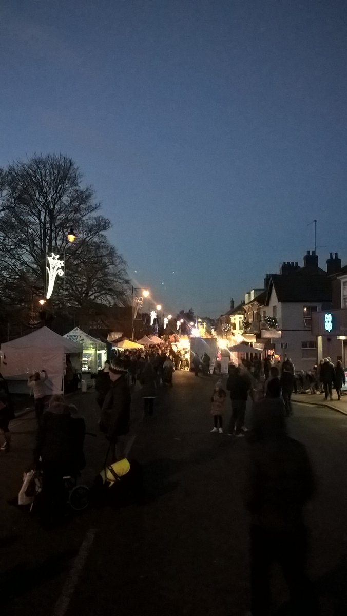 tvp_mk's tweet photo. #woburnsandschristmas #Christmaslights #c8694 #c9043 #c9530 #funfair #mksouthneighbourhood #freezing #santa https://t.co/Z0NreJmO5X