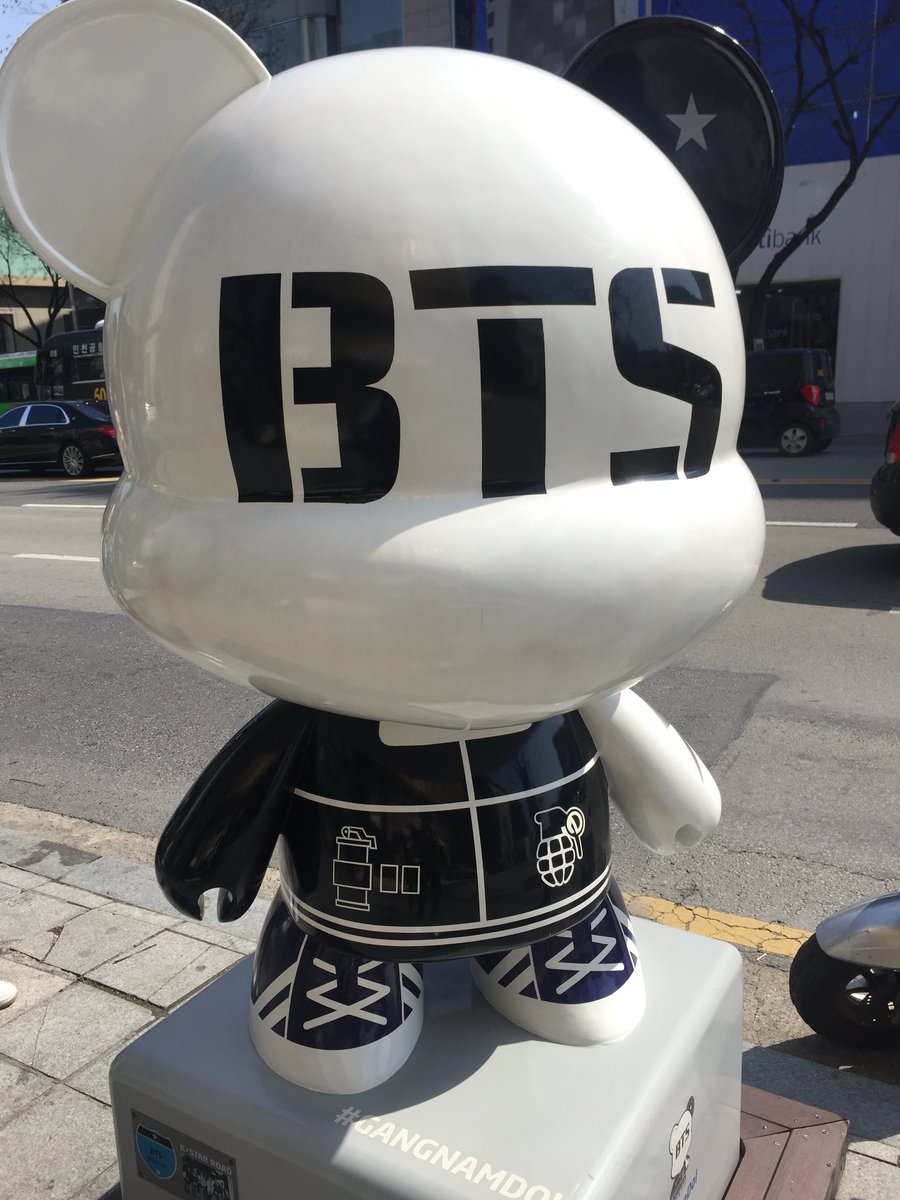 BieberBride's tweet photo. Take me back to Korea 😭 https://t.co/tYkTrPTq4a