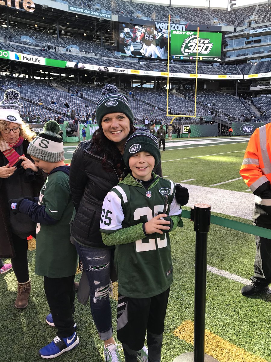 J-E-T-S!!!! #jets #hosted