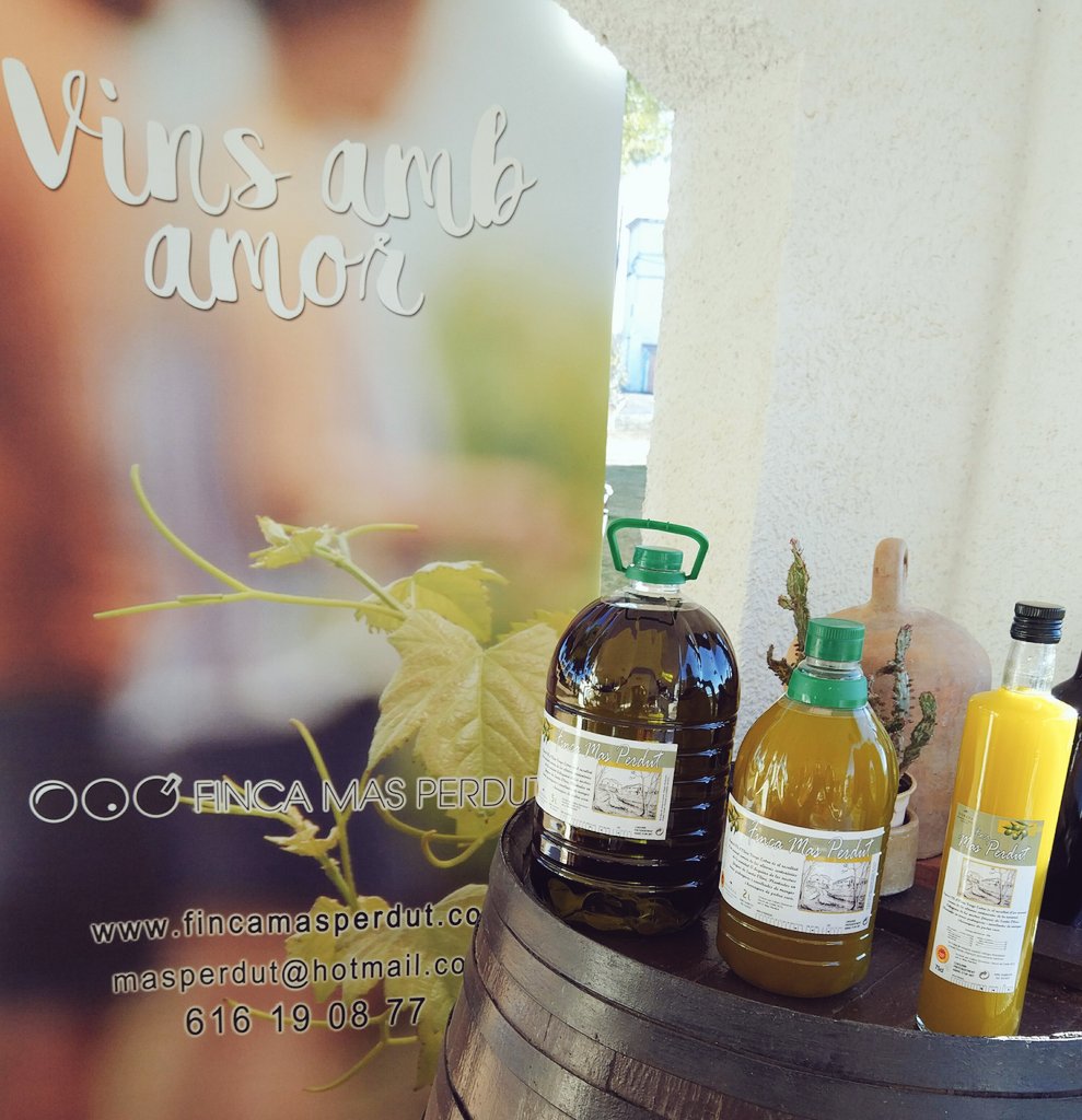 FincaMasPerdut's tweet photo. 2a #ROSTADA d'aquest any amb el nostre #olinovell de les nostres terres #MasPerdut maridat amb #VinsAmbAmor. Moltes grร cies a tots els assistents per l'รจxit que em tornat a tenir!! ๐ค๐ค ๐๐๐ท๐ท๐พ๐พ https://t.co/yZ9vzmOrwi
