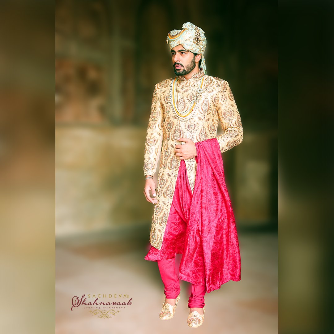 sshahnawaab's tweet image. A royal attire begins with an appealing fabric &amp;amp; colors, hand-crafted with contrasting embroidery &amp;amp; accessorised with #Stole, neck-wear, #Pagri &amp;amp; Jutti. Every single part of attire is hand-picked to make it complete at @sshahnawaab.
#craftingprincehood #ilaahi #fashion #tailoring