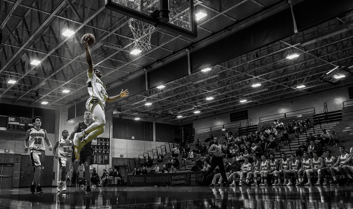 terrancejack's tweet photo. My favorite shot from last season @edison_chargers #hsbasketball #edisonchargers #edisonbasketball #nike #sunsetleague #hoops #surfcityactionphotos #cifbasketball #cif #team #maxpreps #ocsidelines #ocvarsity @terrancejack https://t.co/DwOiCGfWCl