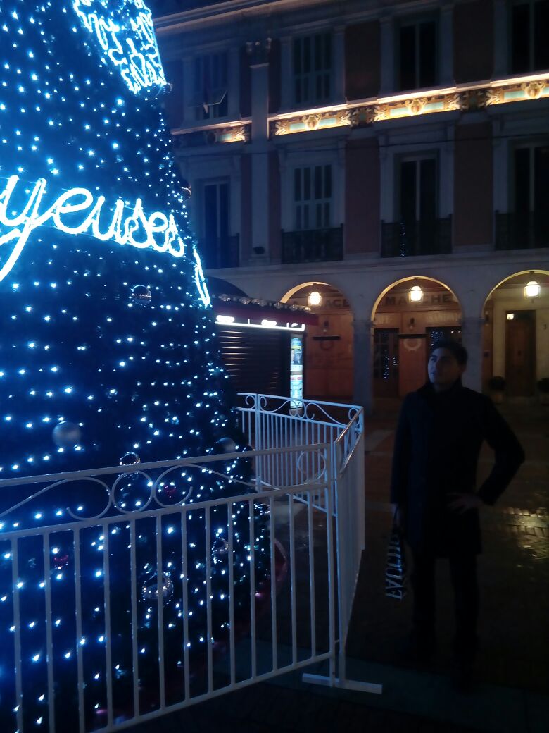 A_MontielSt's tweet photo. Ya empieza a tomar forma la #navidad en #Monaco #luces #fiestas #vida #turismo #descanso #dulcenavidad https://t.co/0NNauzWSOe