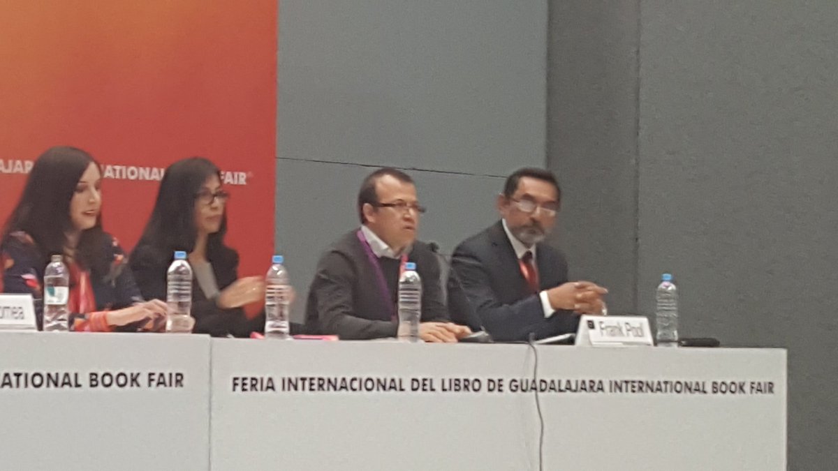 rfchimal's tweet photo. Raúl Fernández, coordinador de la #licenciatura-en-traducción participa en el pánel de profesionalización del traductor-intérprete #SJ2017 #OrgulloUIC @uicmx https://t.co/u3DuZnBjvP