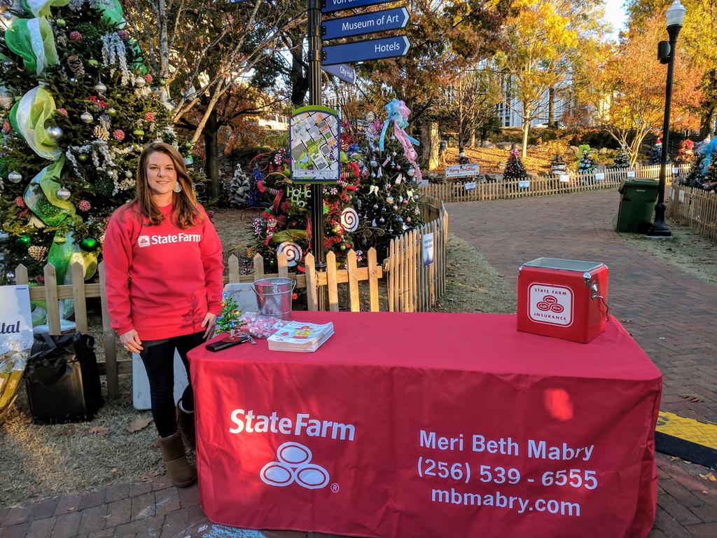 DowntownHSV's tweet photo. Thanks Meri Beth Mabry-State Farm for sponsorsing tonight's @TinselTrail Trot including FREE Fun Run at 530pm. Come #runthroughthelights tonight in #DowntownHuntsville! https://t.co/LOZxDdS6p4