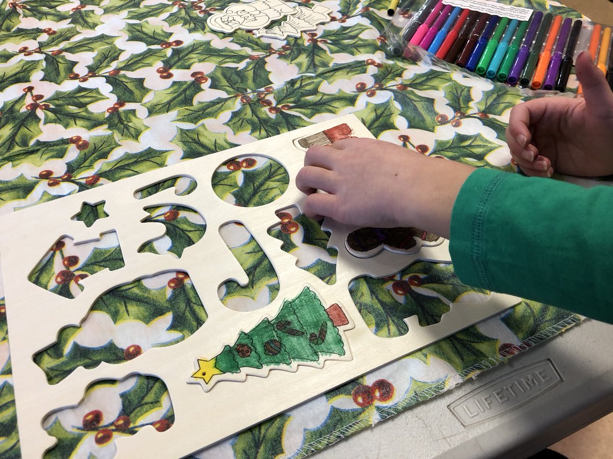 MalmoCL's tweet photo. Join us at the hall today at 4:30 PM for a movie night!  Make your own gingerbread cookie and colour an ornament! #malmoplains #pjparty https://t.co/KLkKkmAip4