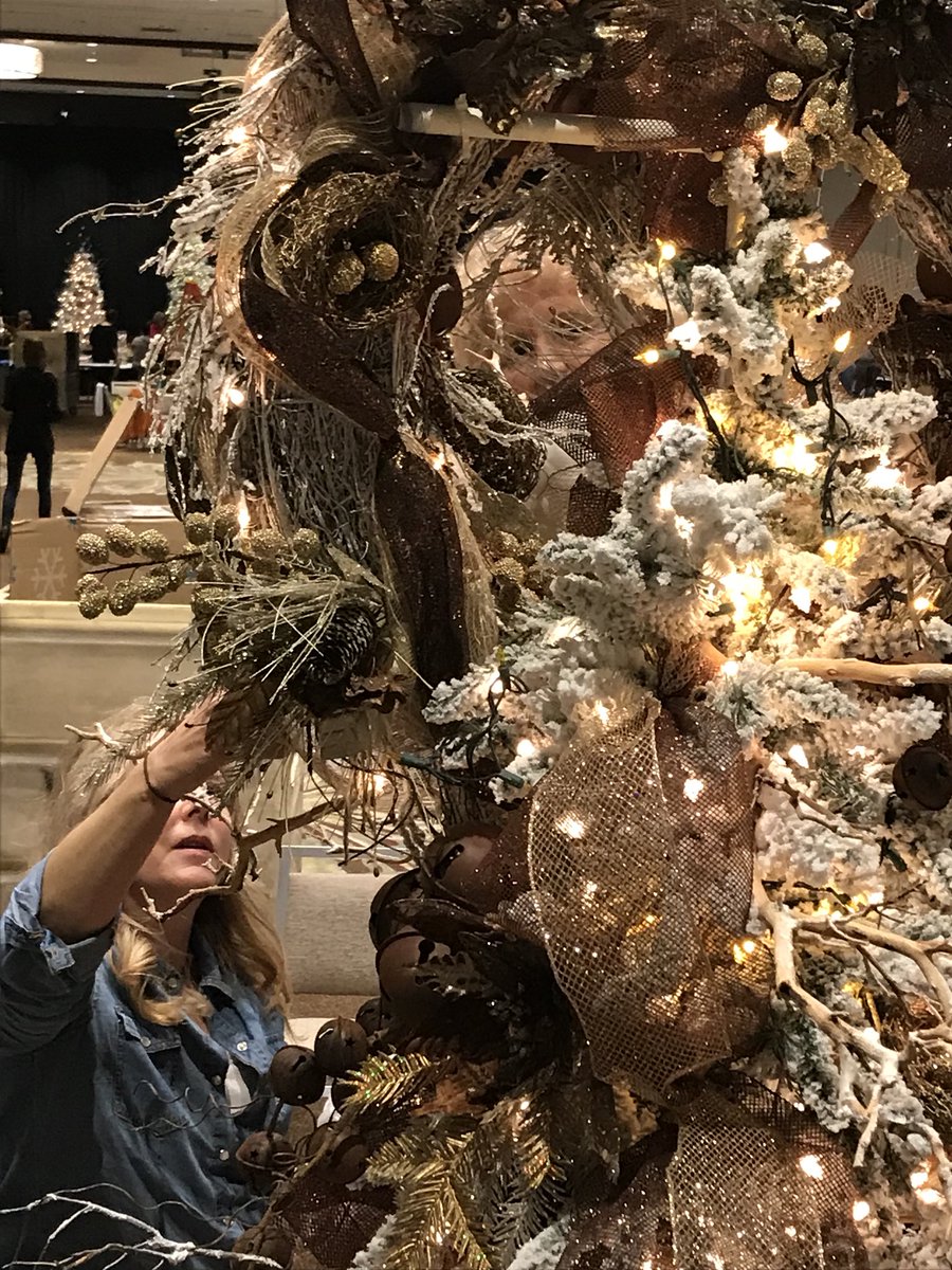 cflash's tweet image. #Providence #ochristmastrees @ #westinseattle