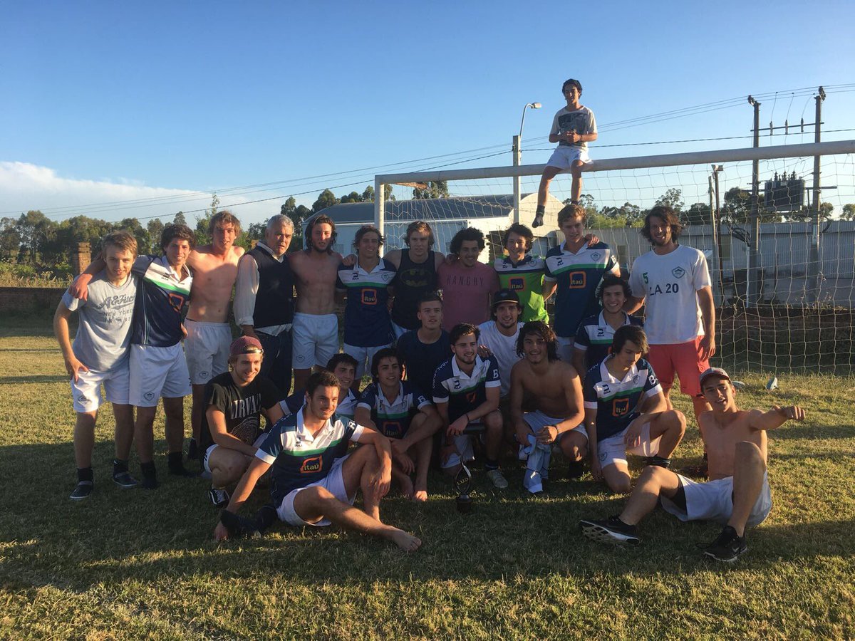 OldWoodlands_'s tweet photo. DALE CAMPEÓN!!! La Sub18 campeón de la Copa de Oro @LUD_Oficial Segundo título en el día para el O.W.C! Salud!!!! https://t.co/ka0SMctOW9