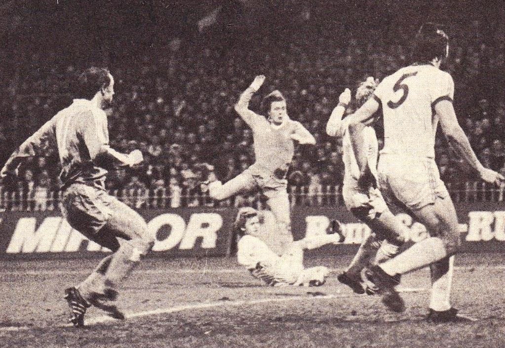 Dennis Tueart left) scores the first of his three goals as #MCFC beat #CFC 6-2 at Maine Road. Peter Barnes (right) scores the fifth