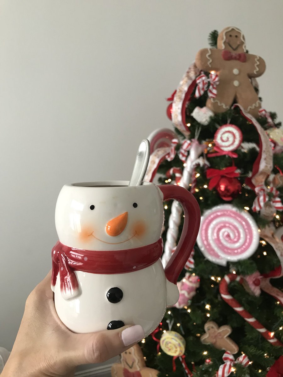 Bridget's tweet photo. Got my snowman ⛄️ mug for my coffee! Getting in the spirit! 🎅🏼🎄#snowman #gingerbreadtree Thanks @loreen https://t.co/D8UPeGtO1w